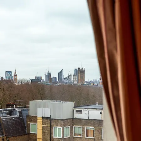 Mayfair Deluxe Apartment *