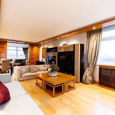Mayfair Deluxe