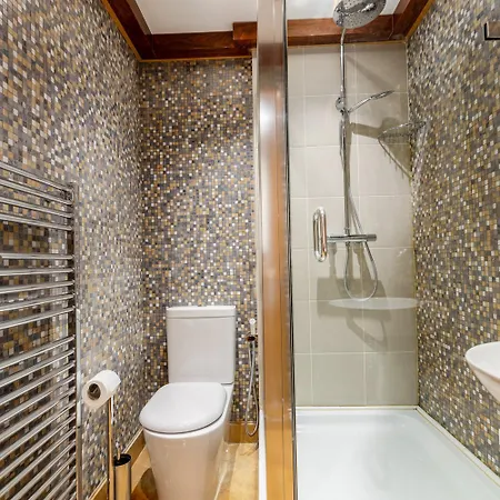 Mayfair Deluxe