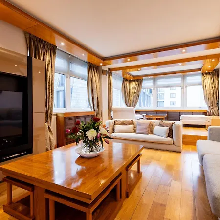 Mayfair Deluxe Apartment