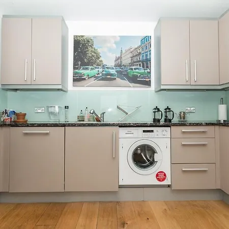 2 Bedroom East With Lovely Views Apartment