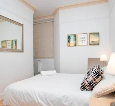 Chelsea Charm Radiant 3br Elegance