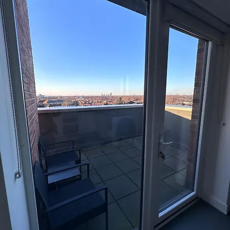 Apartment Beautiful 1 Bd Floor Terraced *