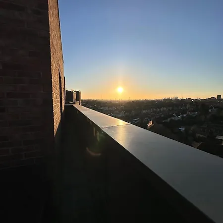 Beautiful 1 Bd Floor Terraced Apartment Barking (Greater London)