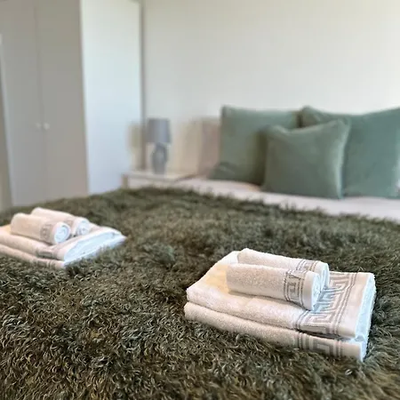Beautiful 1 Bd Floor Terraced