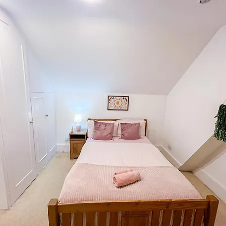 Apartment Refined Hammersmith 3-bedroom With Rooftop Terrace London