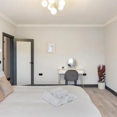 Apartment Modern Spacious House Next 02 Arena And Lcy