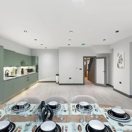 Modern Spacious House Next 02 Arena And Lcy Apartment *