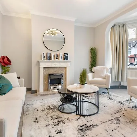 Modern Spacious House Next 02 Arena And Lcy Apartment Eltham