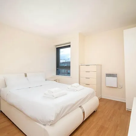 Charming Flat Close To Stadium