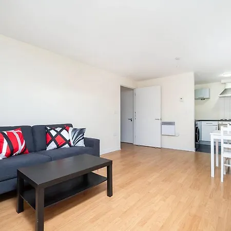 Charming Flat Close To Stadium Apartment