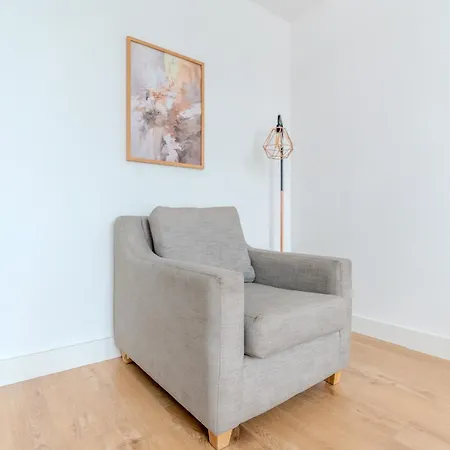 Apartment Full Kitchen-strategic Location-spacious Flat *