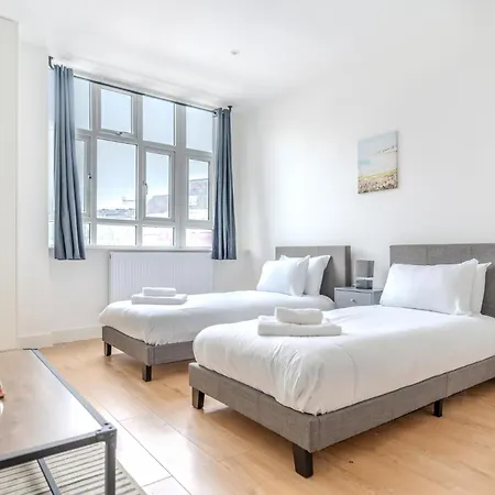 Full Kitchen-strategic Location-spacious Flat Apartment Catford