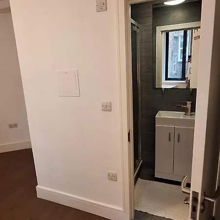 Cozy En-suite In In Shared Flat Homestay