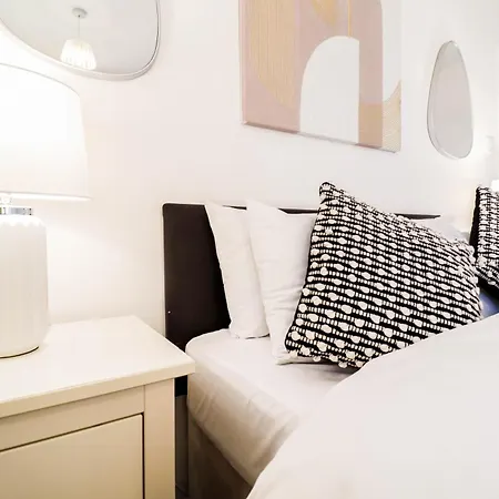 Stylish 3-bedroom Maisonette In Clapham