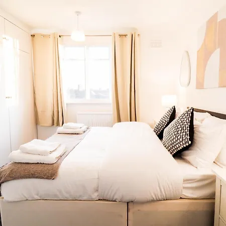 Apartment Stylish 3-bedroom Maisonette In Clapham London