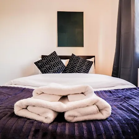 Stylish 3-bedroom Maisonette In Clapham Apartment