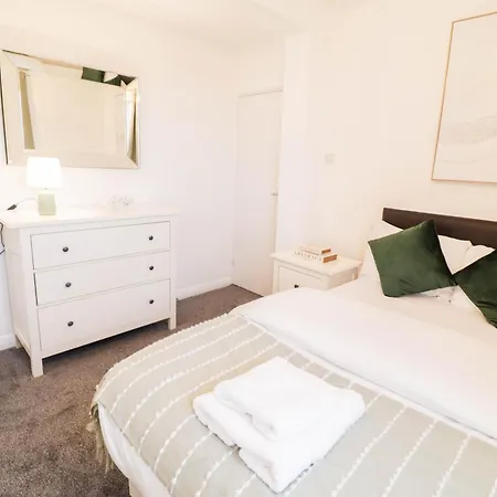 Stylish 3-bedroom Maisonette In Clapham * London