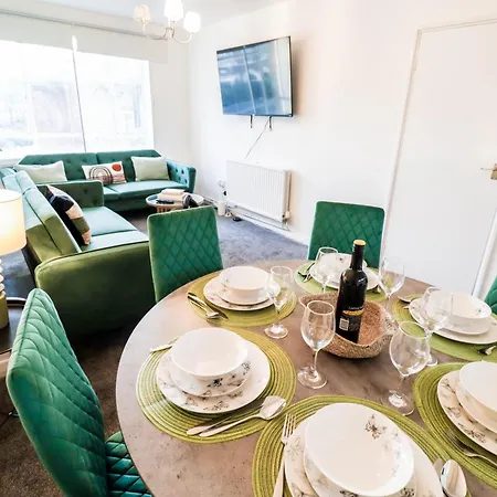 Stylish 3-bedroom Maisonette In Clapham * London