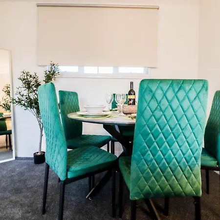 Stylish 3-bedroom Maisonette In Clapham