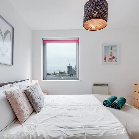 Apartment Cosy One Bedroom Flat Opposite Station