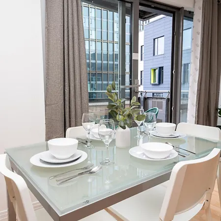Apartment Cosy One Bedroom Flat Opposite Station *