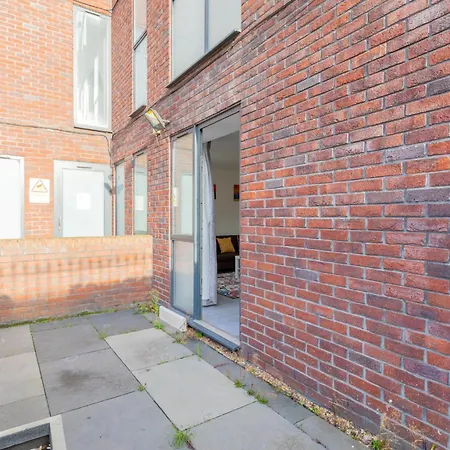 Spacious 3bd Flat Near Airport *