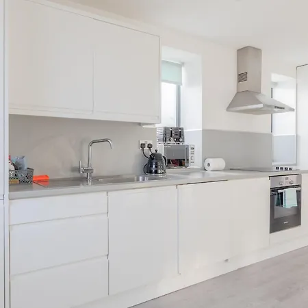 Spacious 3bd Flat Near Airport