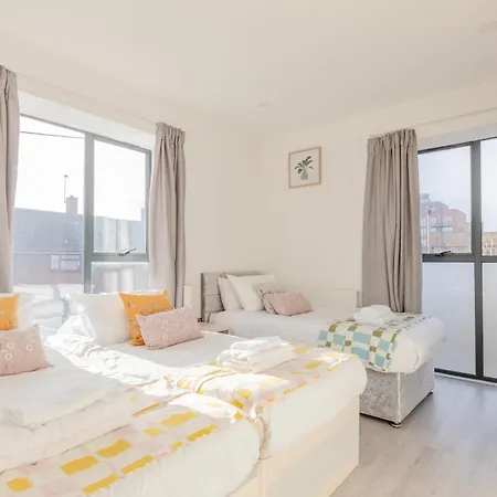 Spacious 3bd Flat Near Airport *