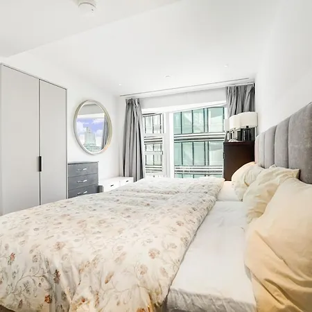 Apartment Spacious 3-bedroom With Stunning Battersea Views *