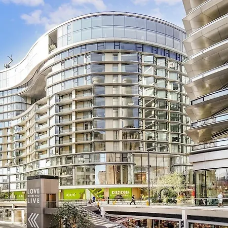 Spacious 3-bedroom With Stunning Battersea Views Apartment