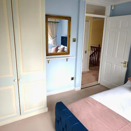3 Bedroom Luxury Villa Northwood (Greater London)