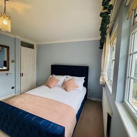 3 Bedroom Luxury *