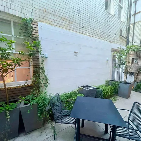 Luxurious 3-bedroom & 3 Bathroom Flat With Indoor Fireplace And Patio In Mayfair London