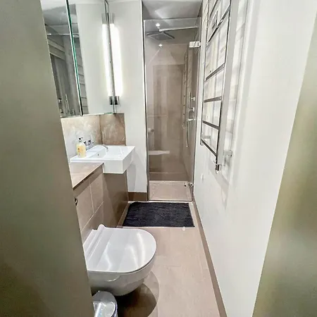 Luxurious 3-bedroom & 3 Bathroom Flat With Indoor Fireplace And Patio In Mayfair *