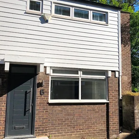 Luxury Hampstead Mews House, Close To Centre Holiday home