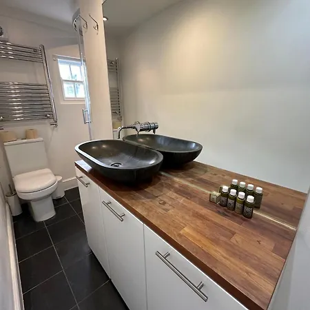 Kings Cross Cosy 2 Bedroom Flat