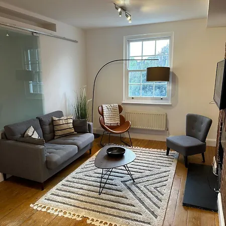 Kings Cross Cosy 2 Bedroom Flat * London