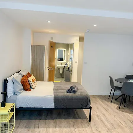 Apartment Sleek Flat Near Highbury & Islington Station *
