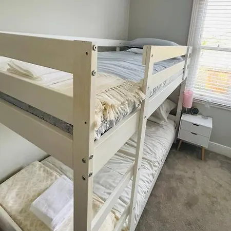 Holiday home Cozy In Chiswick London