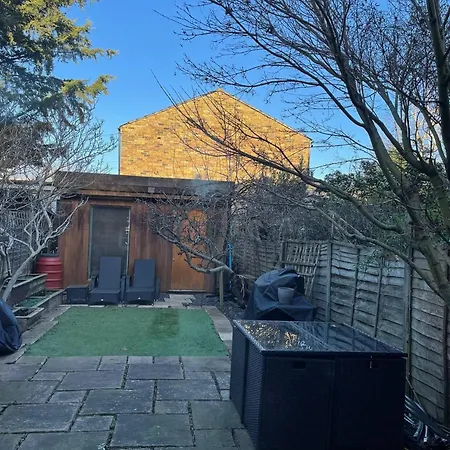 Cozy In Chiswick Holiday home London