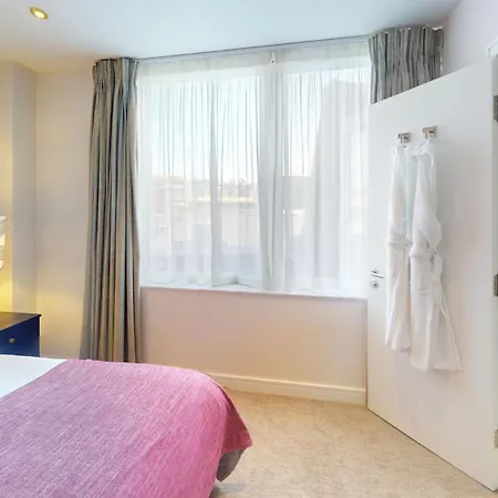 Aparthotel Cheval Harrington Court At South Kensington 4*