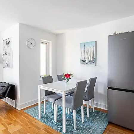 Modern Near Apartment *