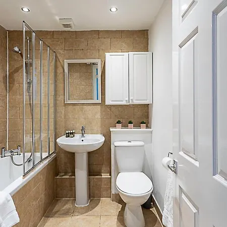 Modern Near * London