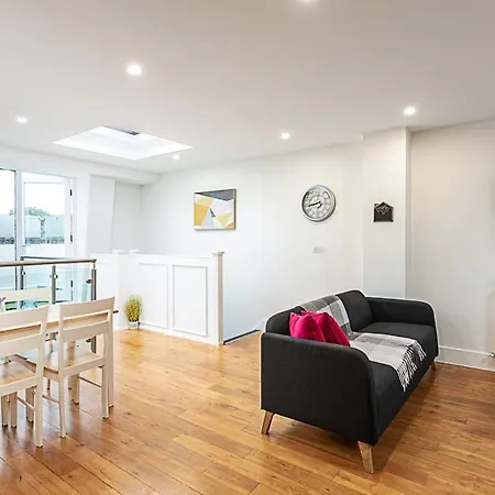 St Johns Hill Penthouse Apartment London