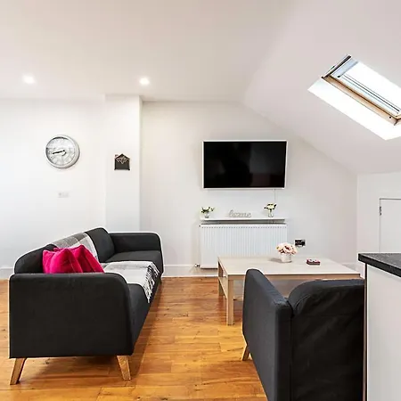 Apartment St Johns Hill Penthouse