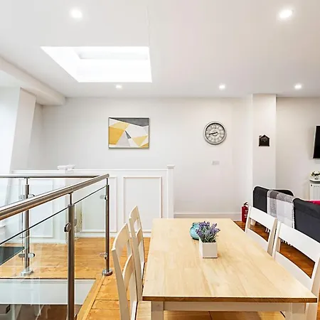 St Johns Hill Penthouse Apartment London
