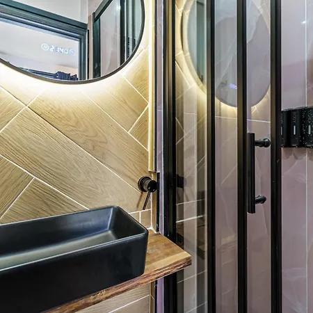 G Eighty Four Aparthotel *