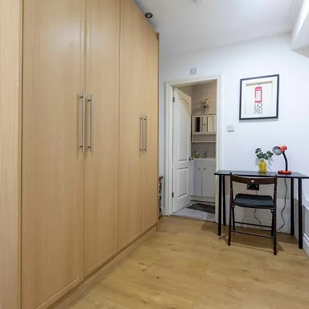 Indipendent Flat With Patio Greenford (Greater London)
