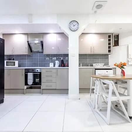 Apartment Indipendent Flat With Patio